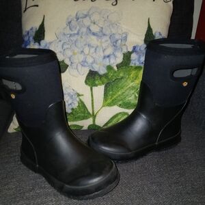 Kid's Gender Neutral Rain/snow Boots Size 2